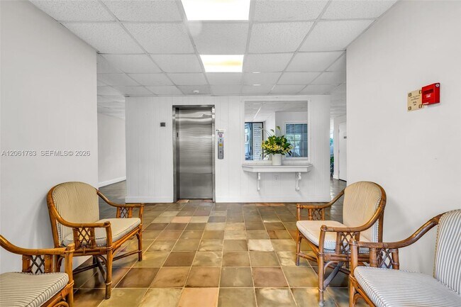 Building Photo - 1150 Madruga Ave