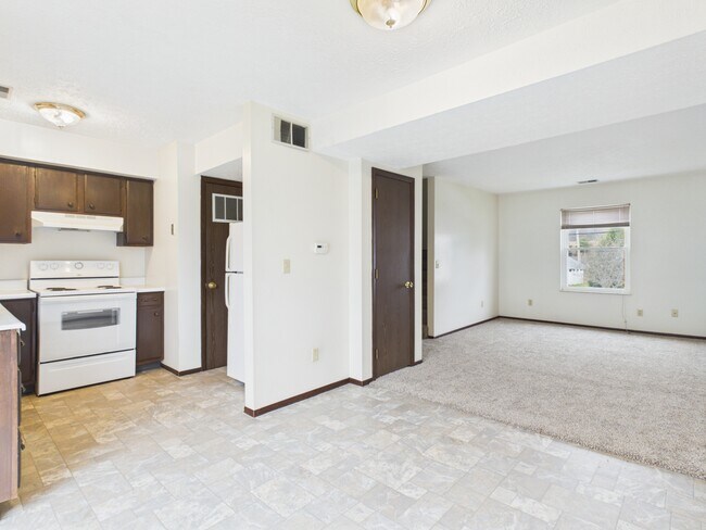 Building Photo - 534 Martin Ave