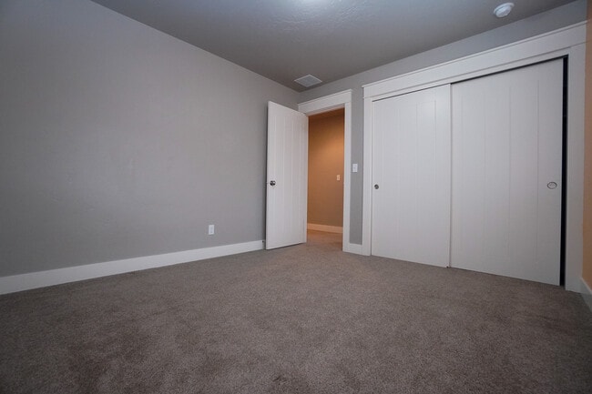 Building Photo - 2303 E Fratello St