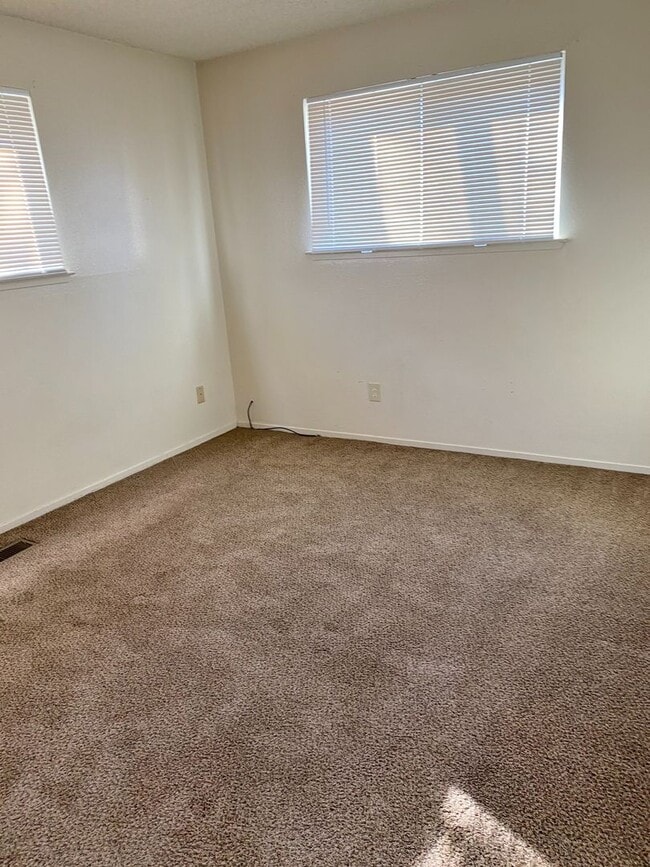 Building Photo - 1528 North Ct