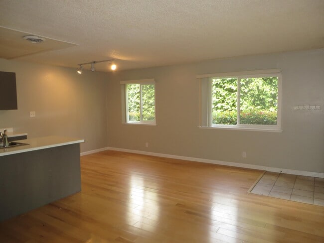 Building Photo - 2505 Prescott Rd