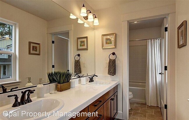 Building Photo - 4 br, 3 bath House - 33154 Holly Avenue So...