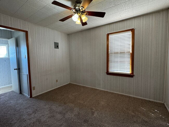 Building Photo - 606 SW 26th Pl