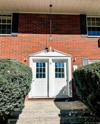 Building Photo - 5 Wildwood Dr