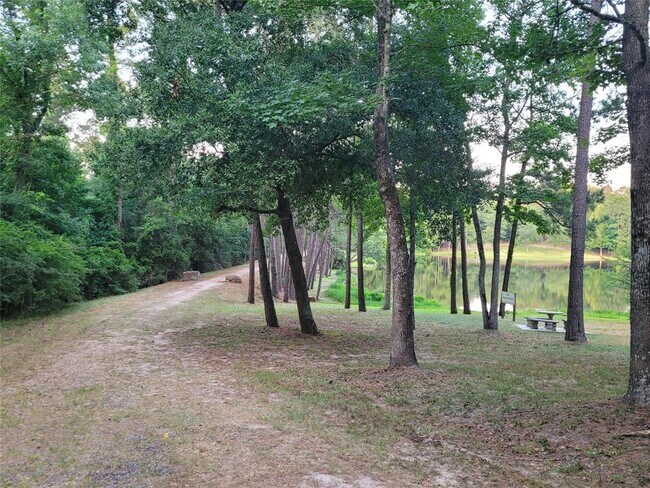 Building Photo - 2626 Blue Lake Dr