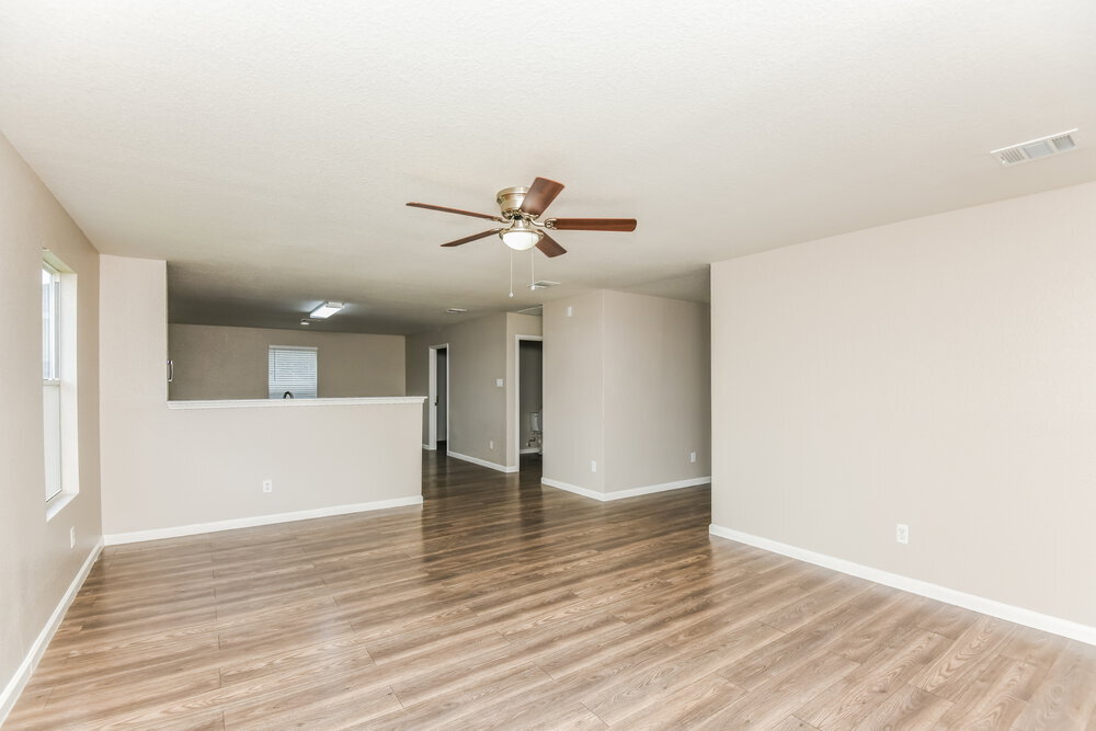 Building Photo - 4936 Water Ridge Ln