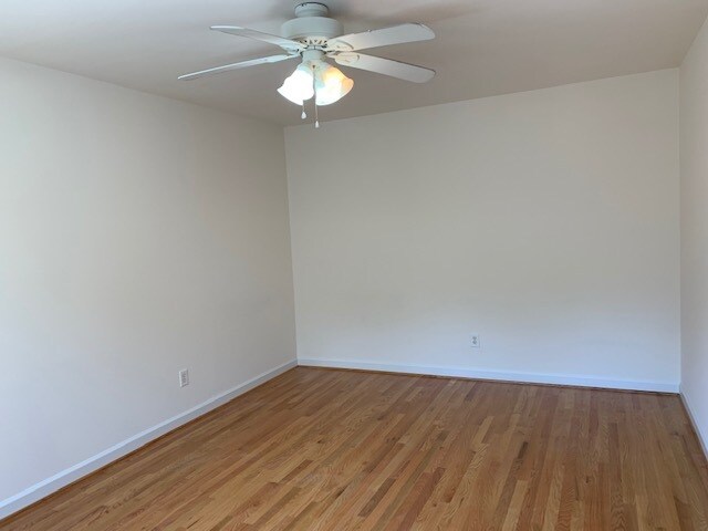 Building Photo - 311 Columbia Pl E