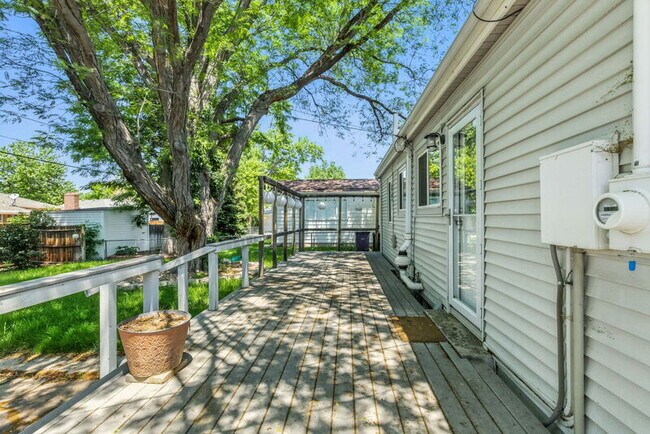 Building Photo - 1761 S Filbert Ct