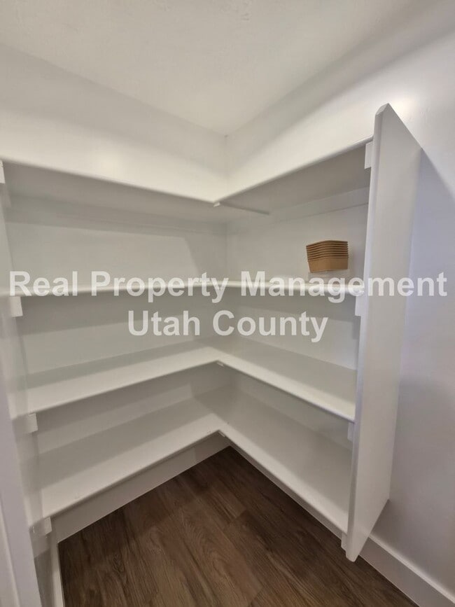 Building Photo - 1624 S 210 W