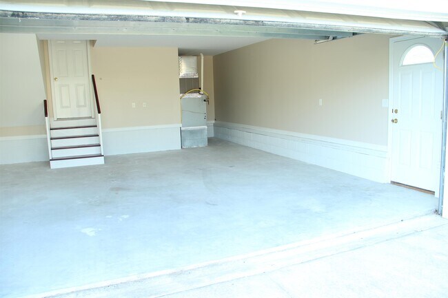 Building Photo - 107 Enchanted Way