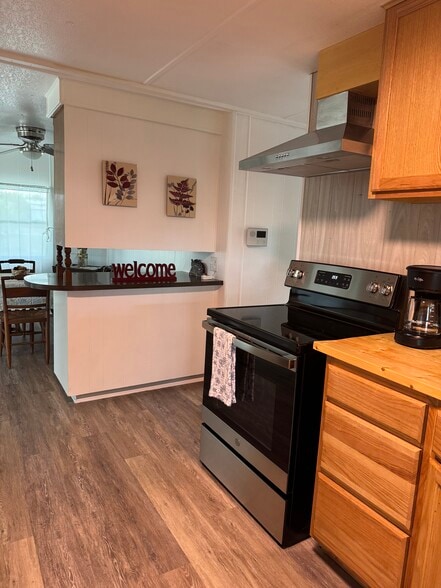 Building Photo - 12136 Fairway Ave