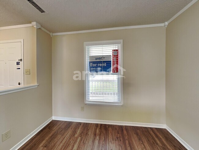 Building Photo - 6805 W Littleton Dr