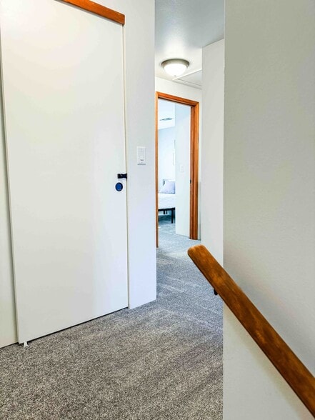 Building Photo - 329 Bessie St