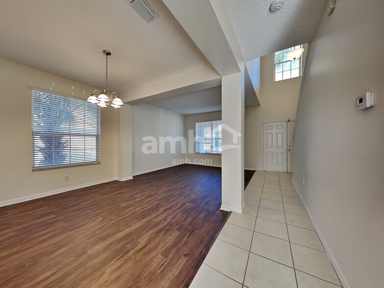 Building Photo - 607 Grand Canyon Dr