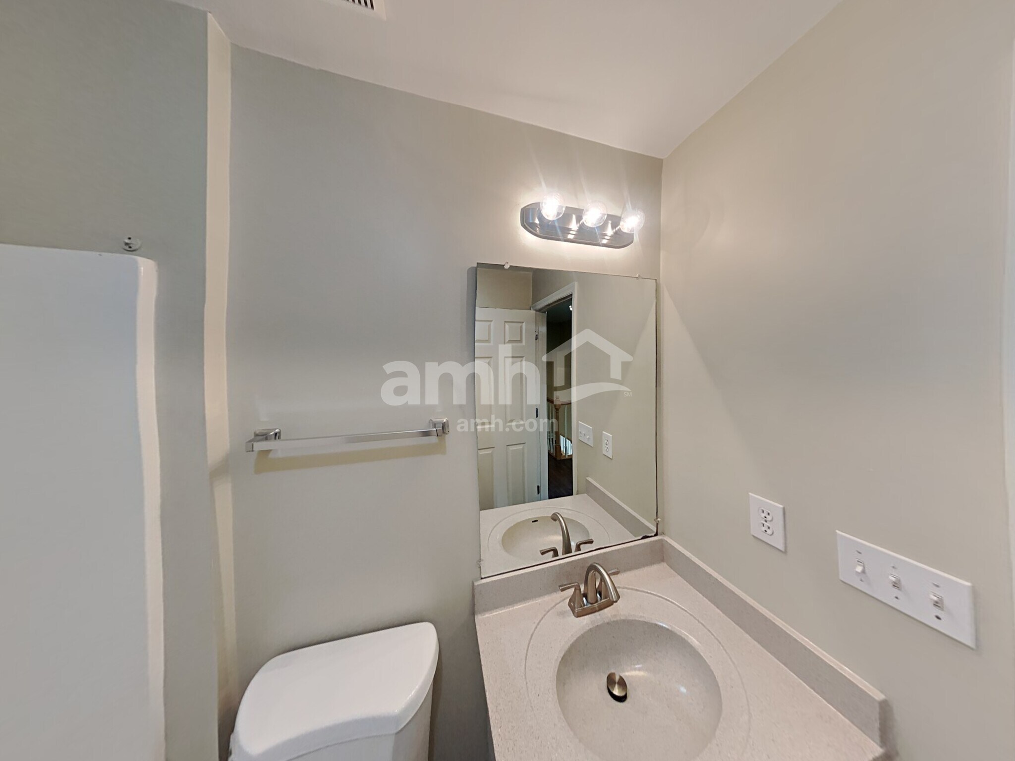 Building Photo - 2953 Beckwith Rd