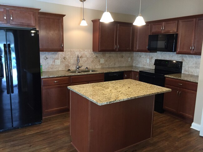 Building Photo - 2409 Wittenberg Ave SE