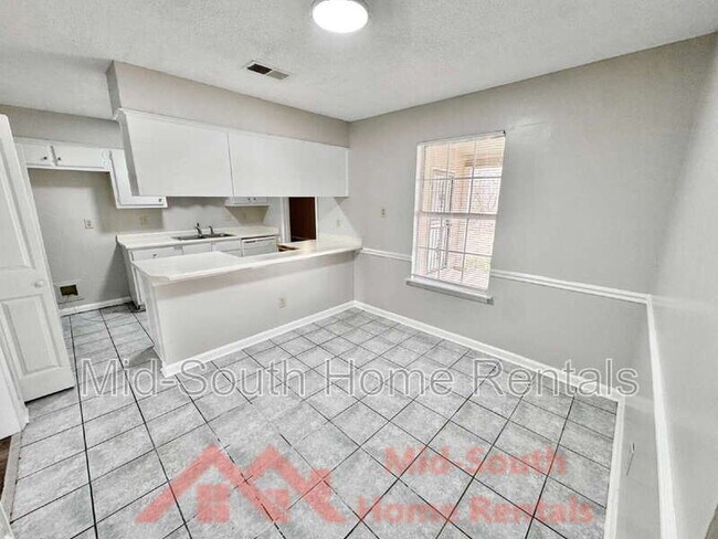 Building Photo - 7312 Country Side Rd