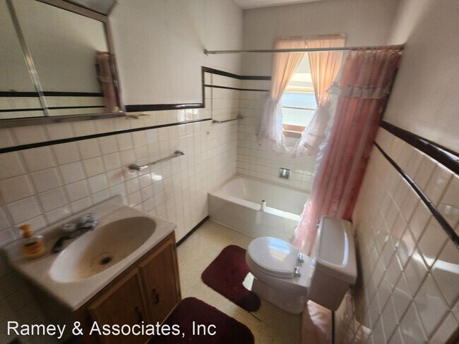 Building Photo - 3 br, 1 bath House - 10300 Blue Lick Road