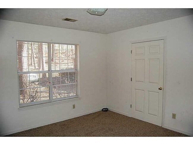 Building Photo - 771 Farm Creek Rd NE