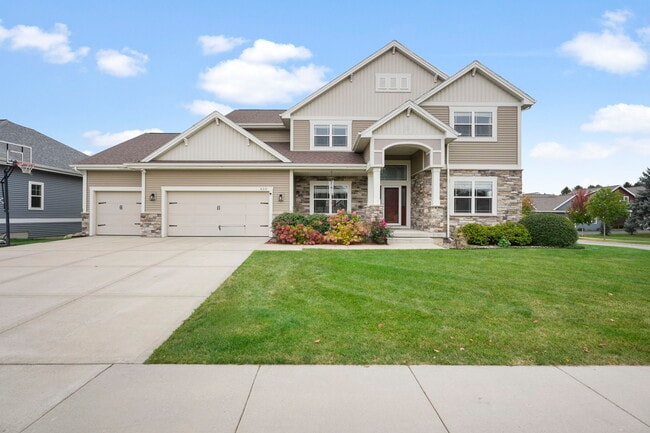 Building Photo - 630 Big Stone Trl