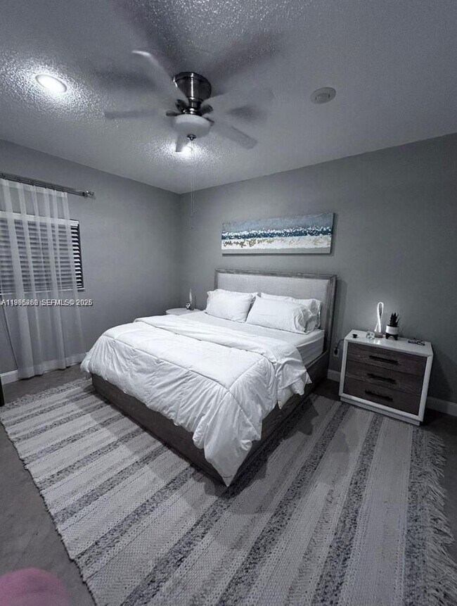 Building Photo - 51 N Lakeshore Dr