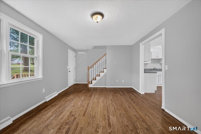 Building Photo - 6 Carolina Dr