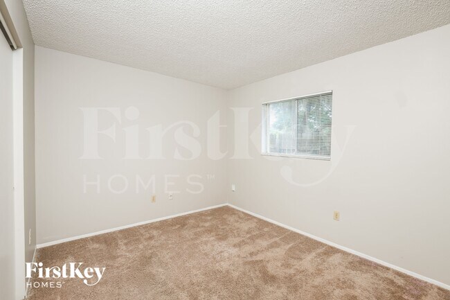 Building Photo - 2278 Hialeah St