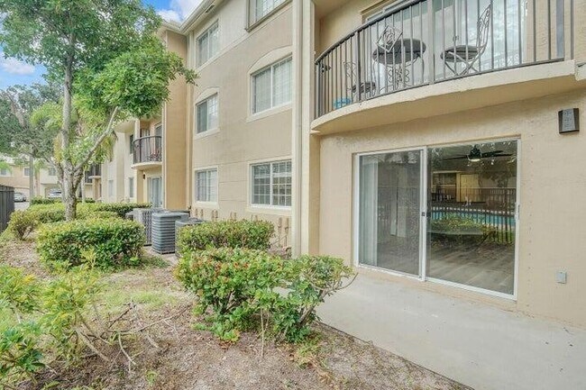 Building Photo - 1700 Crestwood Ct S