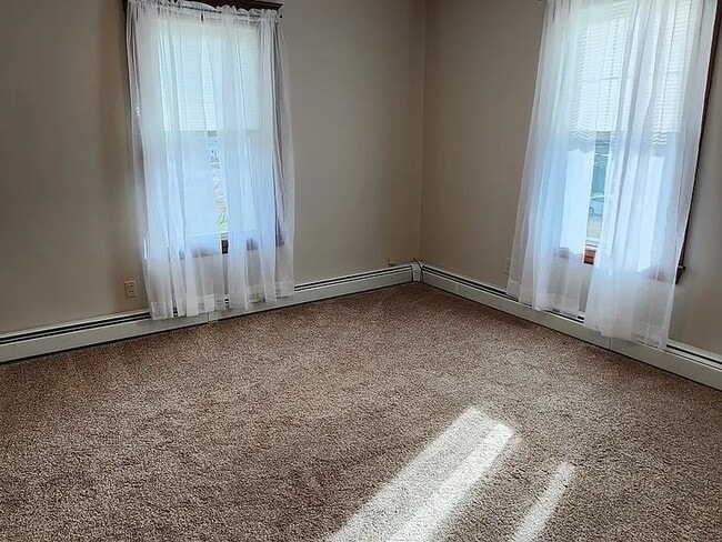 Building Photo - 38 Elmwood B