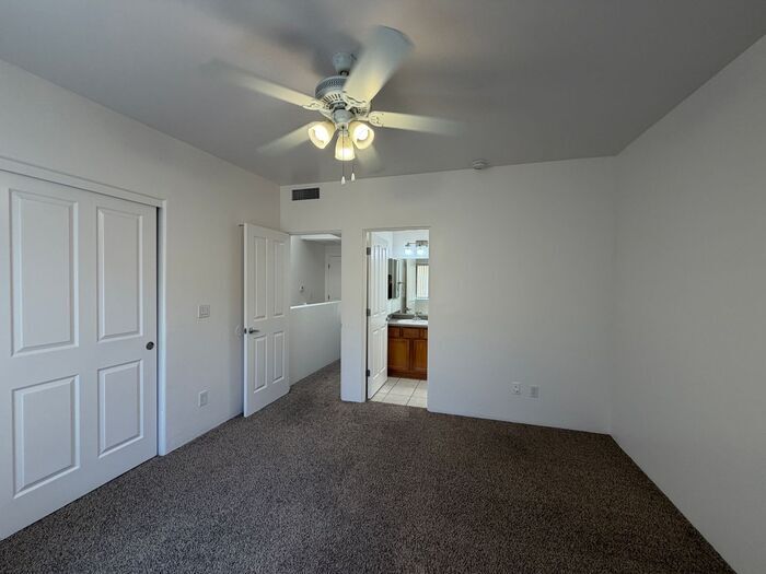 Building Photo - 1741 E Hedrick Dr