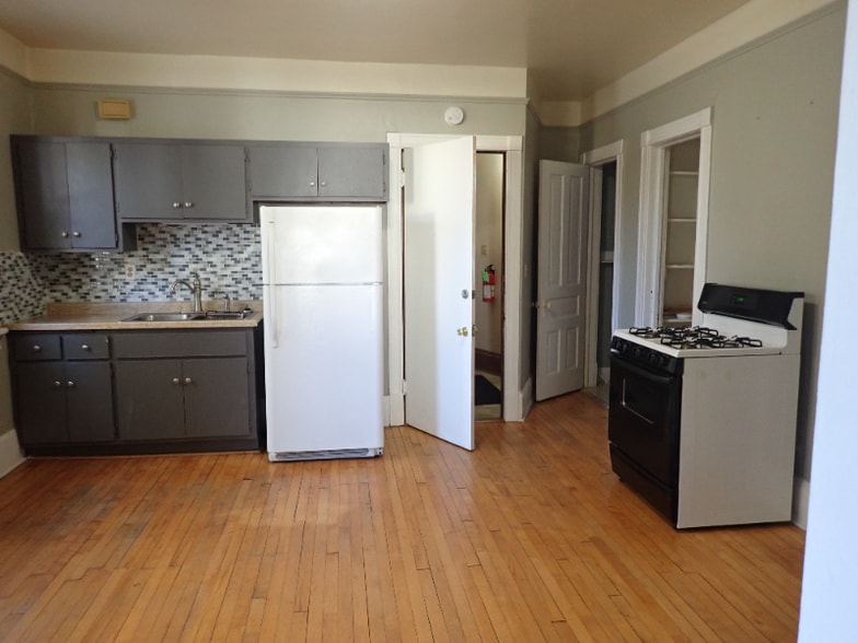 Building Photo - 2816 N Fratney St