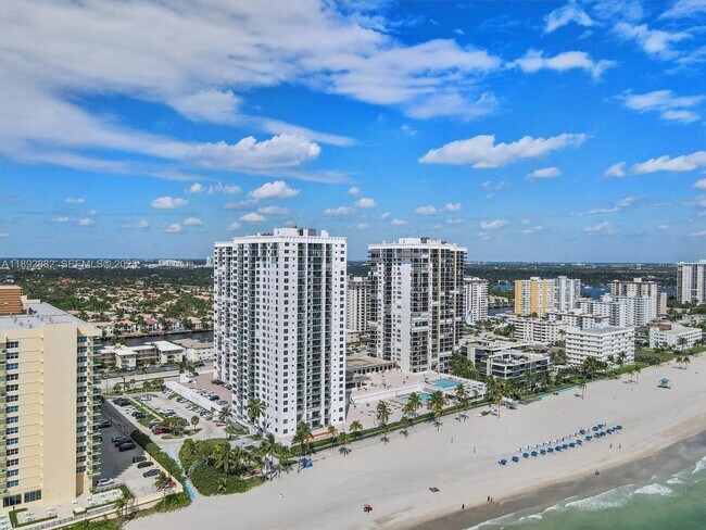 Building Photo - 2101 S Ocean Dr