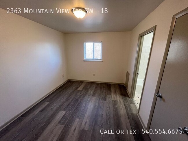 Building Photo - 2363 Mountain View Terrace SW