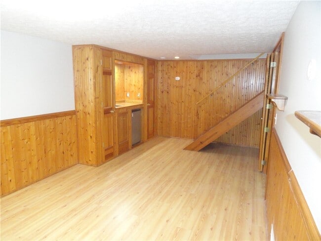 Building Photo - 206 Greenway Blvd