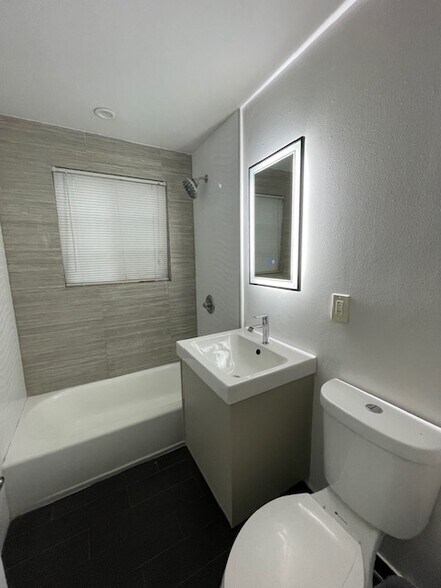 Bathroom - 7820 Carlyle Ave