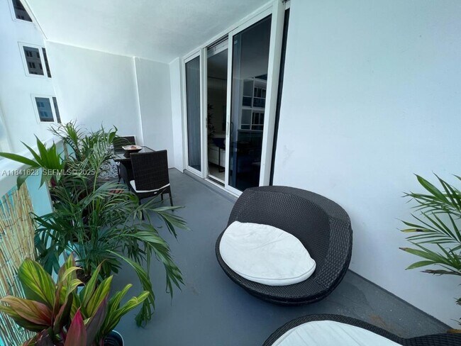 Building Photo - 2301 Collins Ave