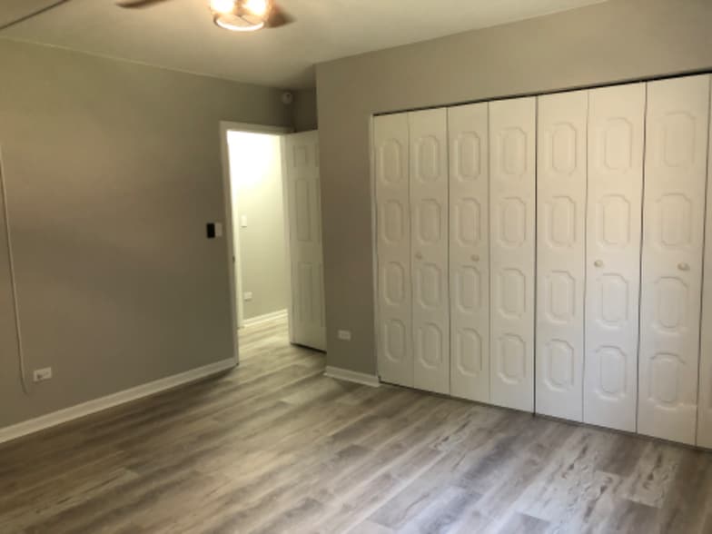 Building Photo - 154 E Bailey Rd