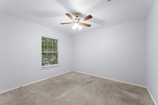 Building Photo - 11745 Logan Ridge Dr