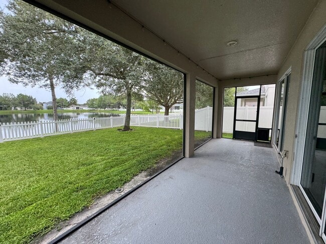 Building Photo - Spacious 4 Bedroom Spring Isle Home AVAILA...