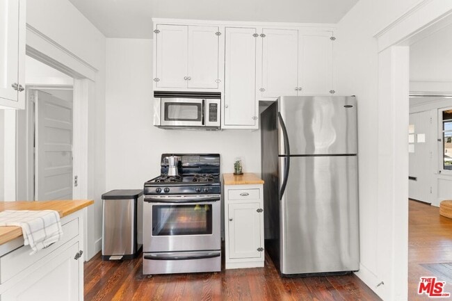 Building Photo - 2217 Marathon St