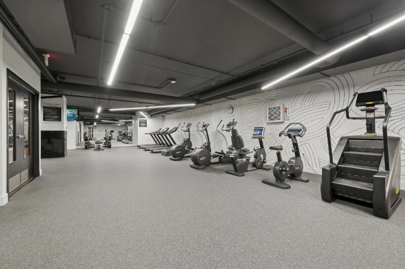 Building Photo - 938 W Lake St