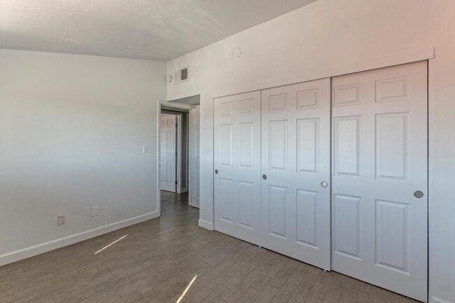 Building Photo - 7931 E San Miguel Ave