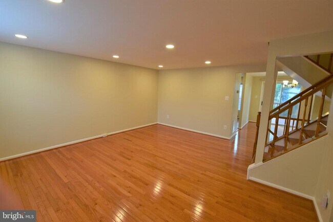 Building Photo - 6605 Briarleigh Way