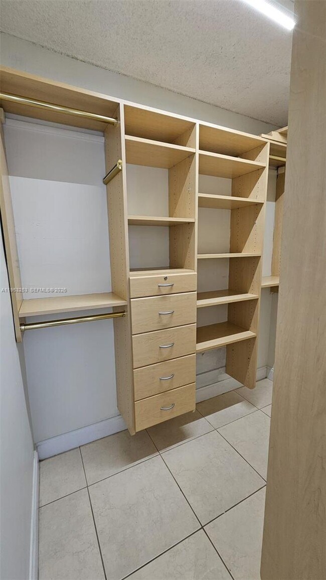 Building Photo - 3745 NE 171 St