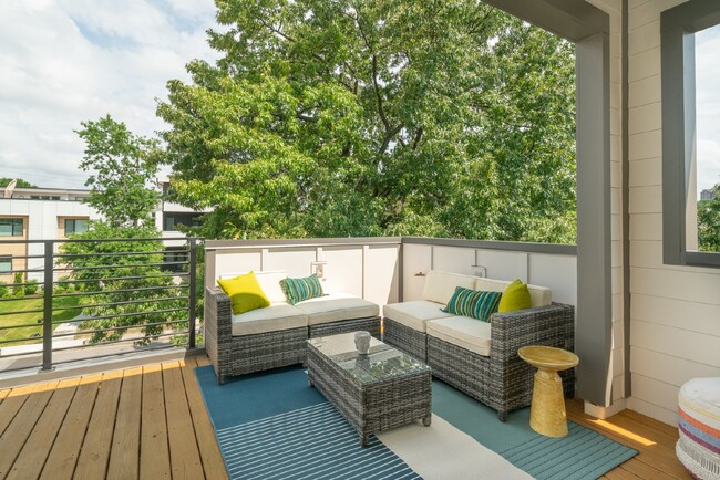 Building Photo - Gorgeous Nashville Rental!