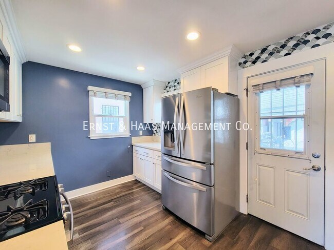 Building Photo - Historic 5-Bedroom, 4-Bath Home with Moder...