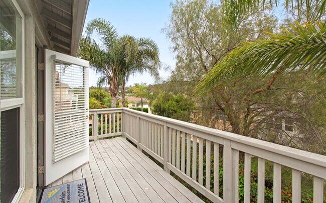 Building Photo - Grand and Gorgeous 5BR Home in La Fuente Gated Community!