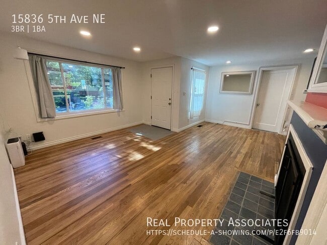 Building Photo - 15836 5th Ave NE