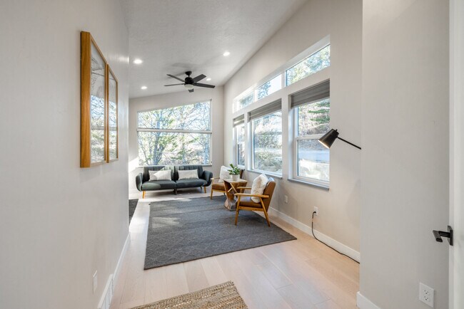 Building Photo - 255 Matterhorn Dr