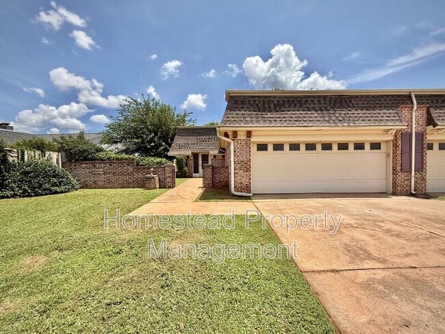 Building Photo - 12308 Green Valley Dr
